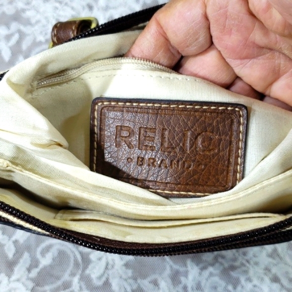 Relic Beautiful Butterfly Medium Purse /Bag Cream Tone & Brown Accents. - Picture 12 of 17